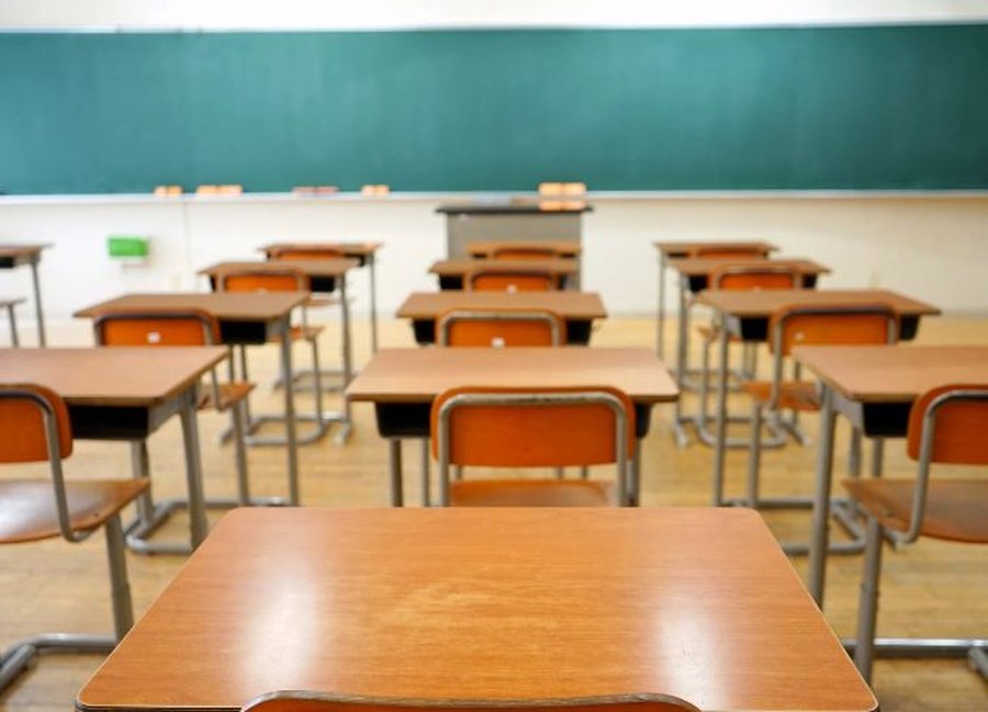 Schools under scrutiny, no more phones in classrooms/ New rules for teachers and