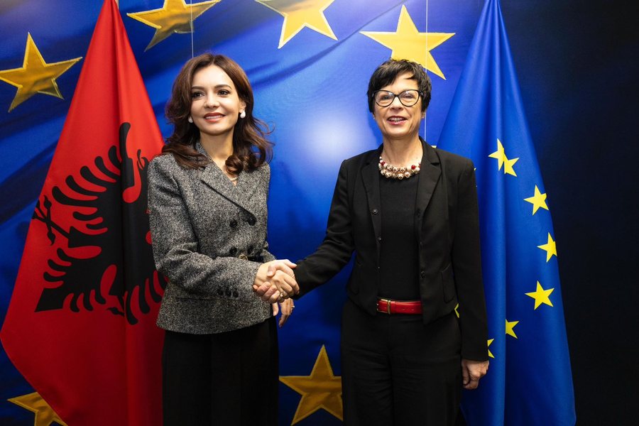 "Thanks to the reforms, we benefited from 100 million euros from the