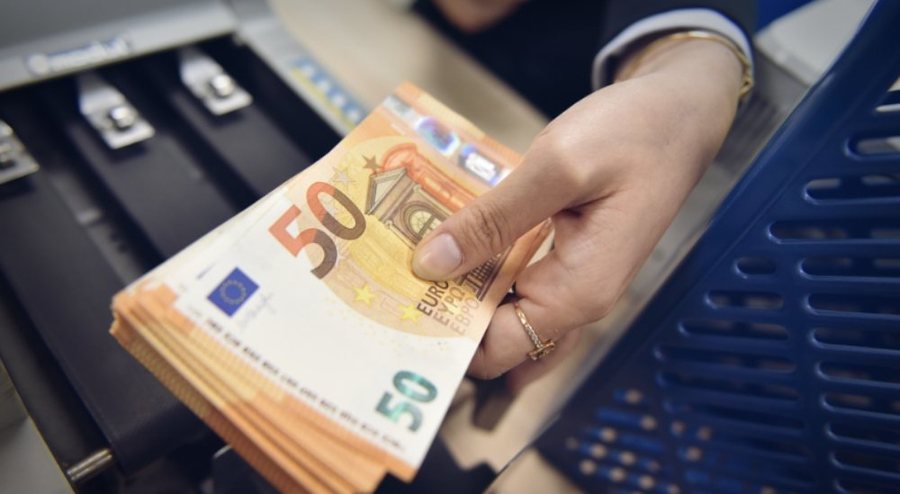 Euro or Lek loans, where do you pay less interest? BoA report: Borrowing became