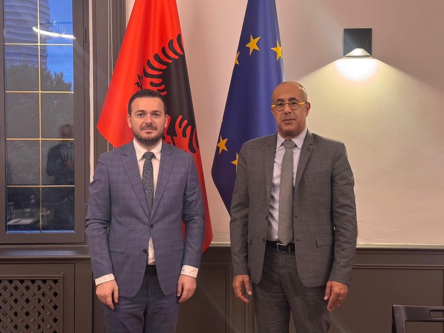 Ministri Salla takim me përfaqësues të Bankës Botërore