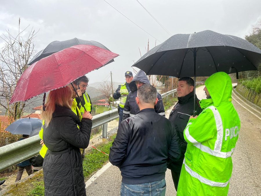 Reshje dhe rr&euml;shqitje t&euml; tok&euml;s n&euml; fshatrat e Vlor&euml;s,
