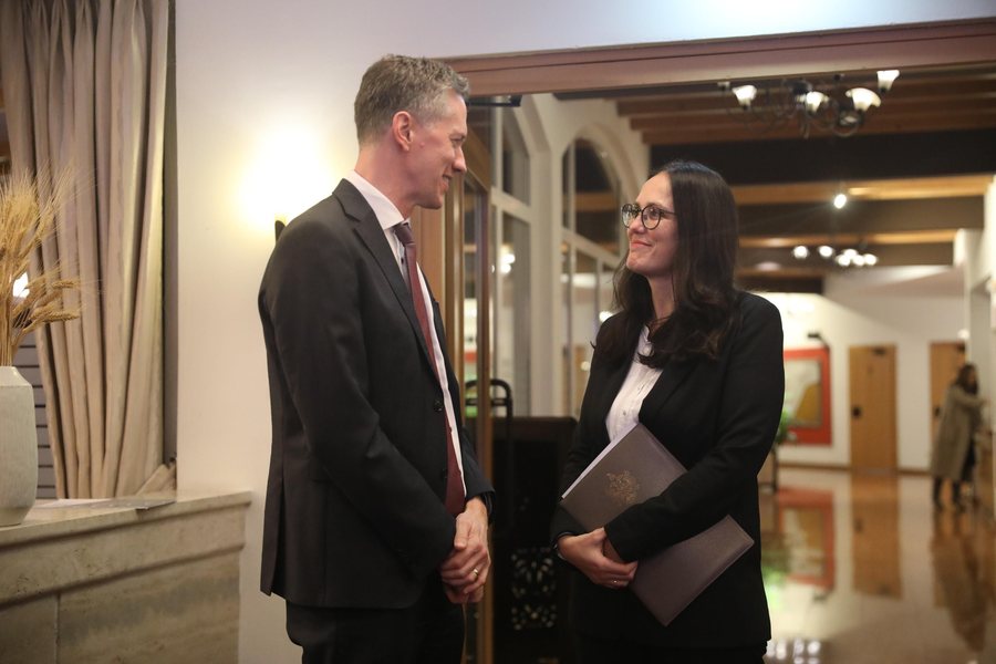 Ibrahimaj: Libri i Bardh&euml;, udh&euml;rr&euml;fyes i strategjive p&euml;r