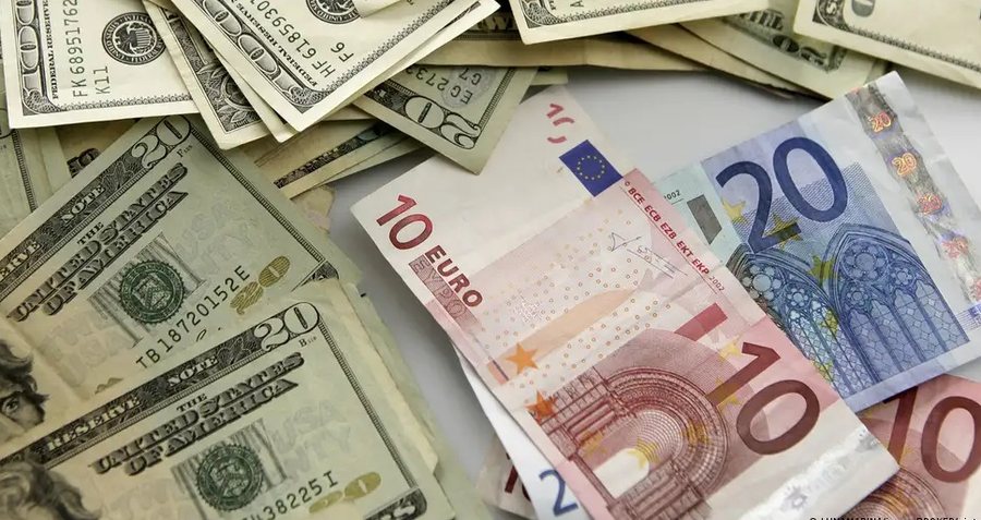 Currency market fluctuations, is the weak dollar a risk for Europe?