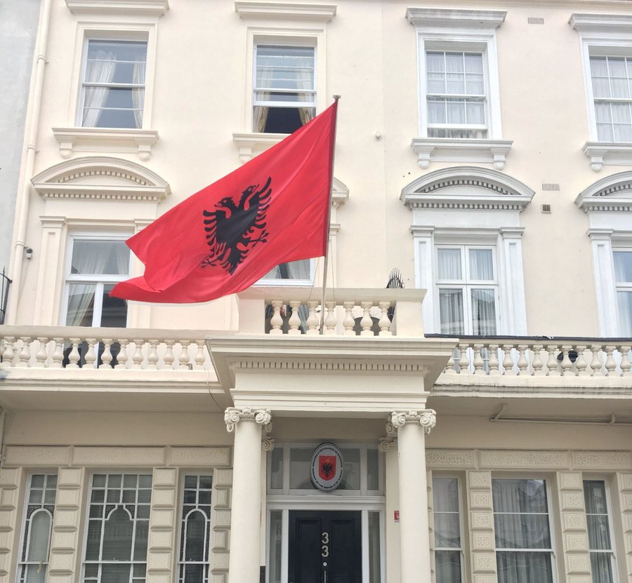 Shqip&euml;ria drejt blerjes s&euml; ambasad&euml;s n&euml; Lond&euml;r -