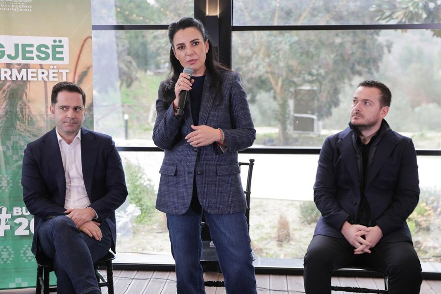 Mb&euml;shtetja p&euml;r bujq&euml;sin&euml;, z&euml;vend&euml;s kryeministrja