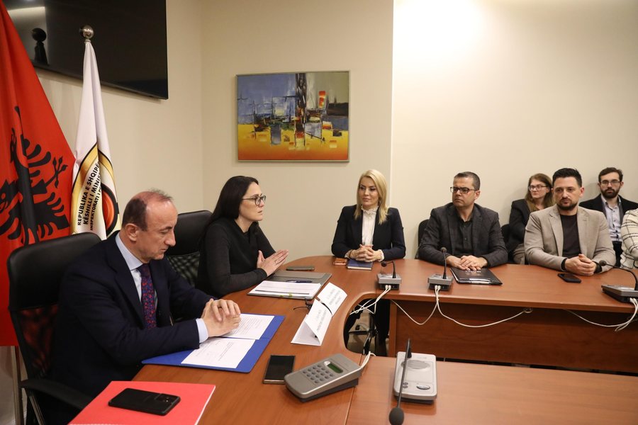 Ministrja Delina Ibrahimaj prezanton Kryeinspektorin e ri t&euml;