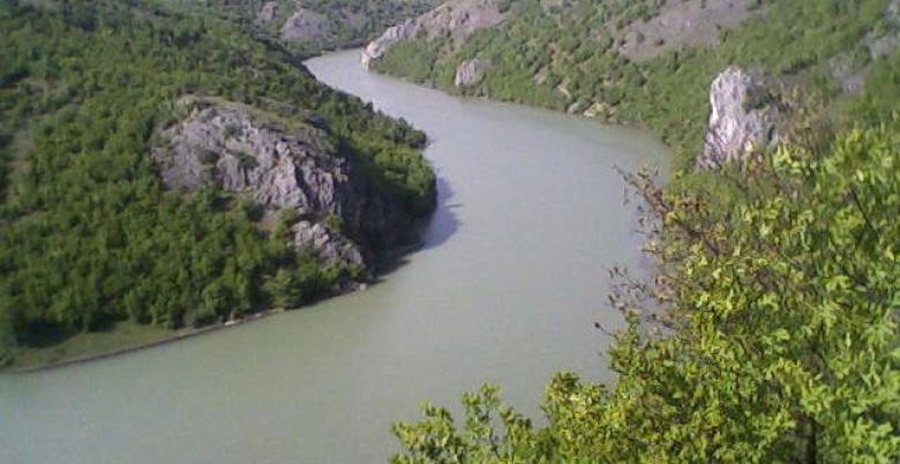 Shqip&euml;ria monitoron uj&euml;rat, nis me lumin Ish&euml;m/ UBT dhe BOKU,