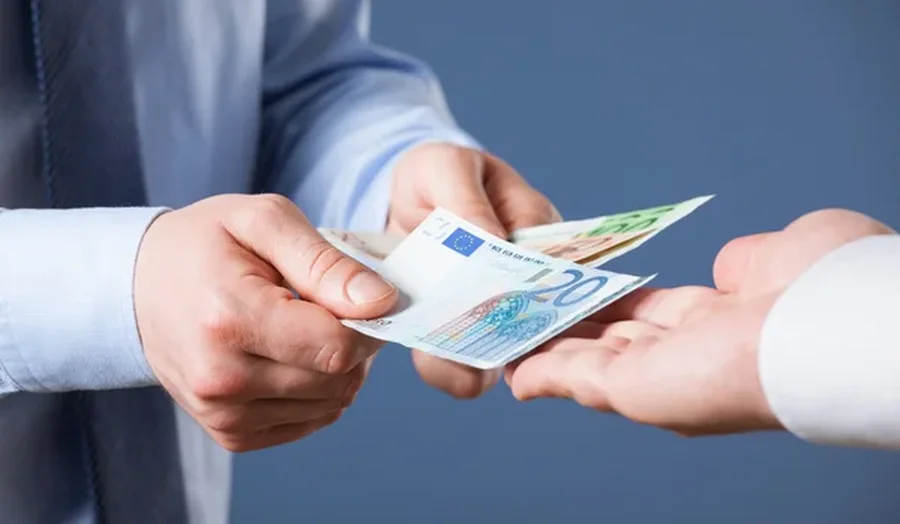 Euro is "abandoned" by borrowers/ Loans in lek gain ground during the
