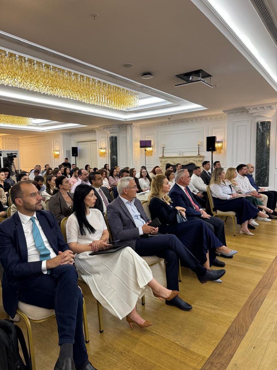 Inteligjenca Artificiale dhe privat&euml;sia n&euml; sektorin financiar -