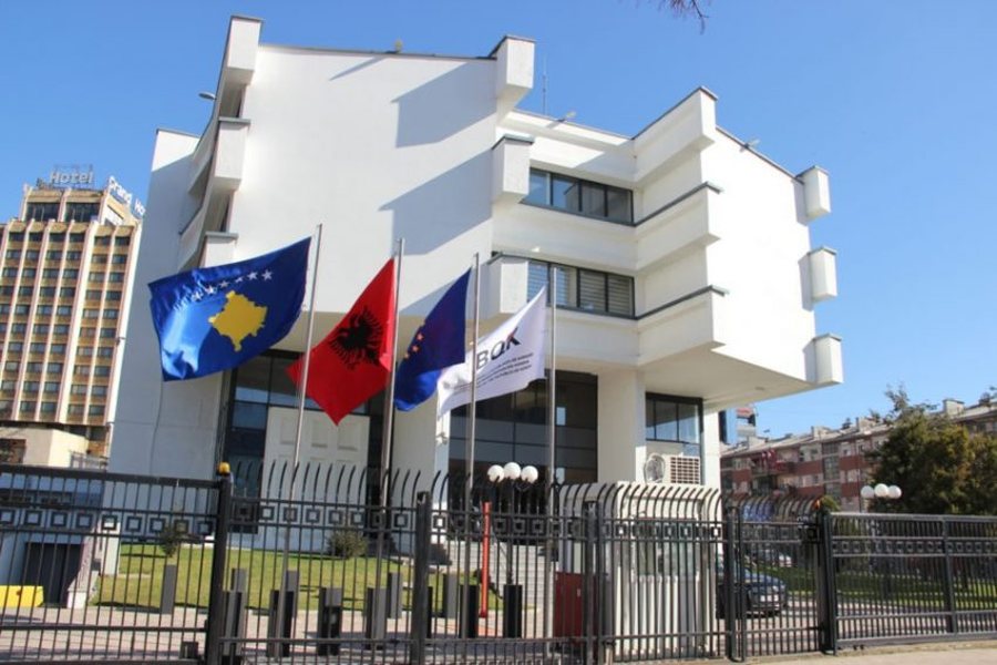 Banks in Kosovo reduce some service fees, due to increased competition and