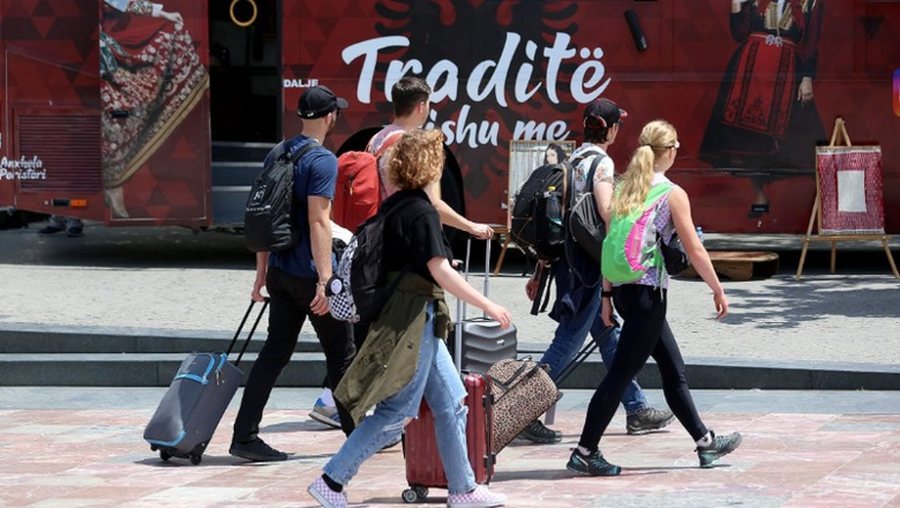 Cilët janë turistët që po zgjedhin Shqipërinë? Nga
