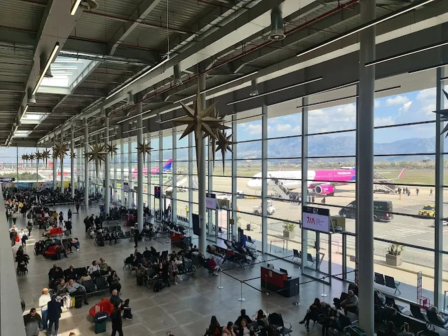 Over 1.25 million passengers flew from TIA in May/ Wizz Air and Ryanair
