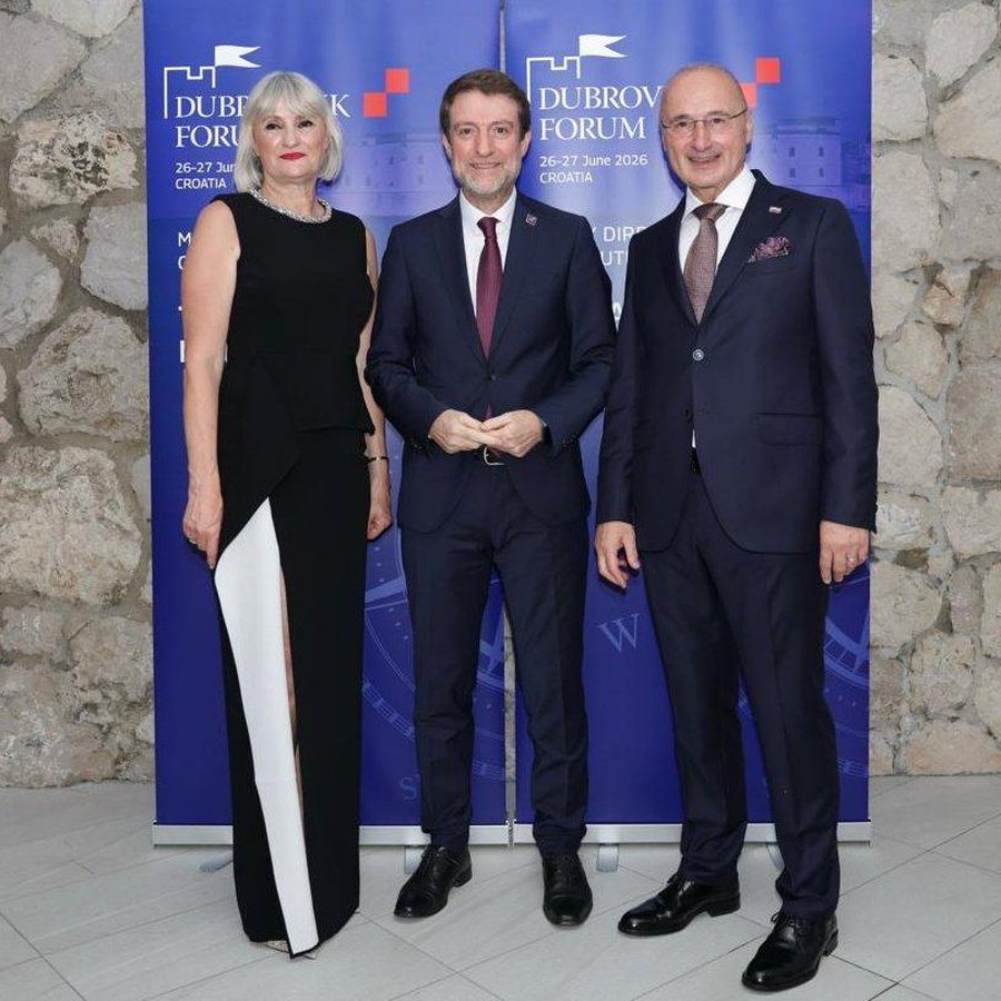 Ministri Hoxha n&euml; forumin e Dubrovnikut:- An&euml;tar&euml;simi n&euml; BE,