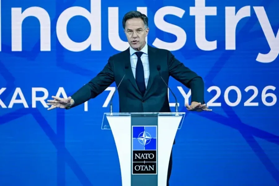 Rutte prezanton tri projekte shumëkombëshe të mbrojtjes -