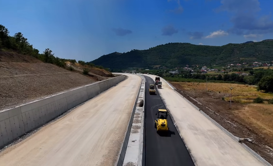 Elbasan&ndash;Rrogozhin&euml; Road 87% Completed/ Karaka&ccedil;i: Works
