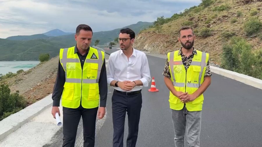 Karakaçi inspekton punimet në rrugën e Komanit: Investim