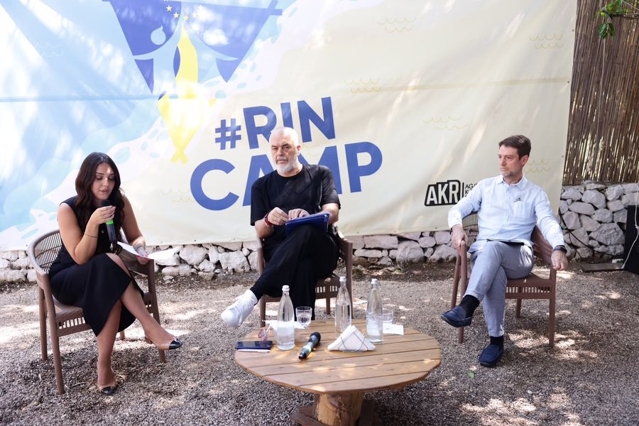 ''Më 14 korrik mbyllim tre kapitujt e parë të