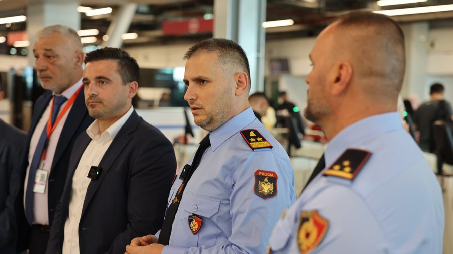 Aeroporti i Rinasit pret deri në 56 mijë pasagjerë në