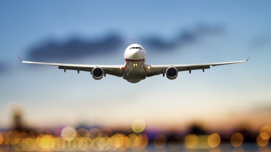 Fluturimet shtrenjtohen n&euml; nisje t&euml; sezonit veror/ Biletat e avionit,