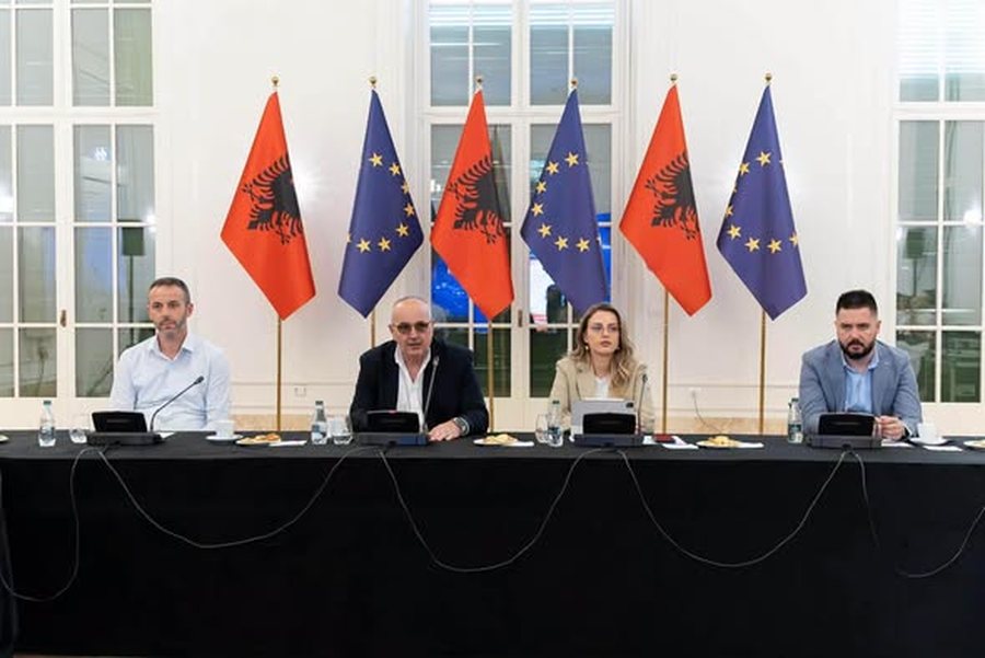 Prezantohet “eArkiva”: Sistemi inteligjent që synon të