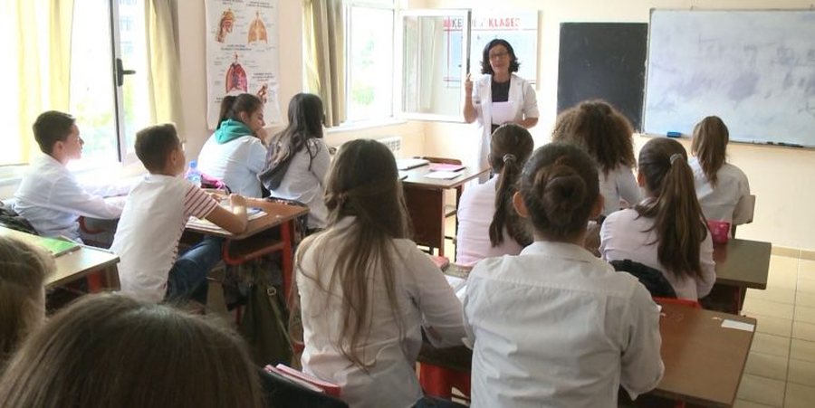 Sa të kënaqur janë mësuesit me pagën e tyre? - Studimi: