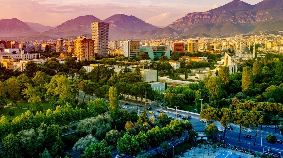Tirana “magnet” i bizneseve - Si janë shpërndarë