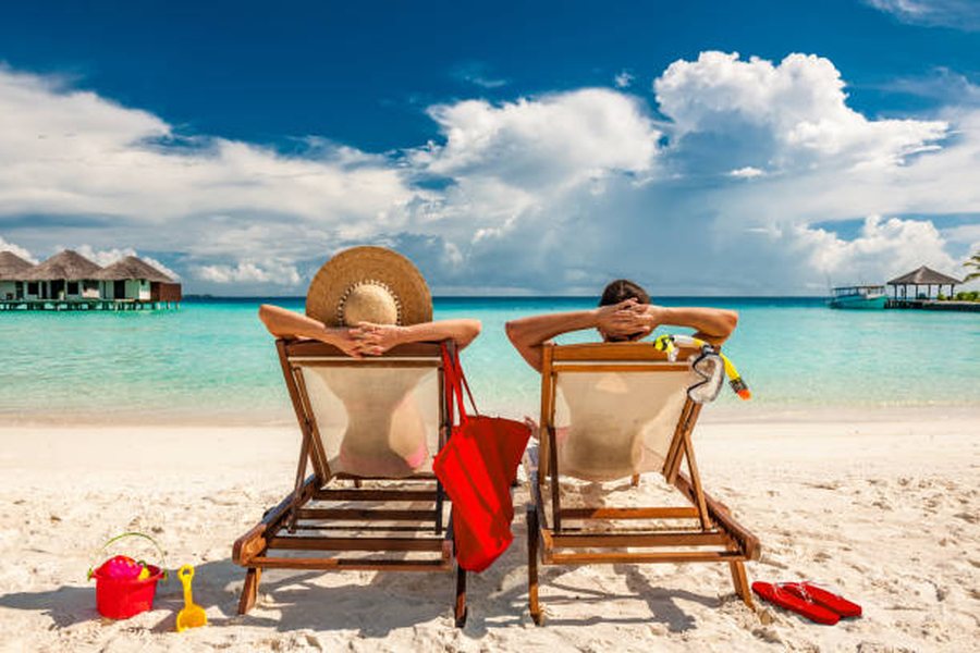 How should hotels declare during the season? - Taxes: Avoid "weekly