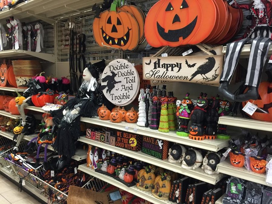 Halloween spending at "scary" levels - From pumpkins to chocolates,