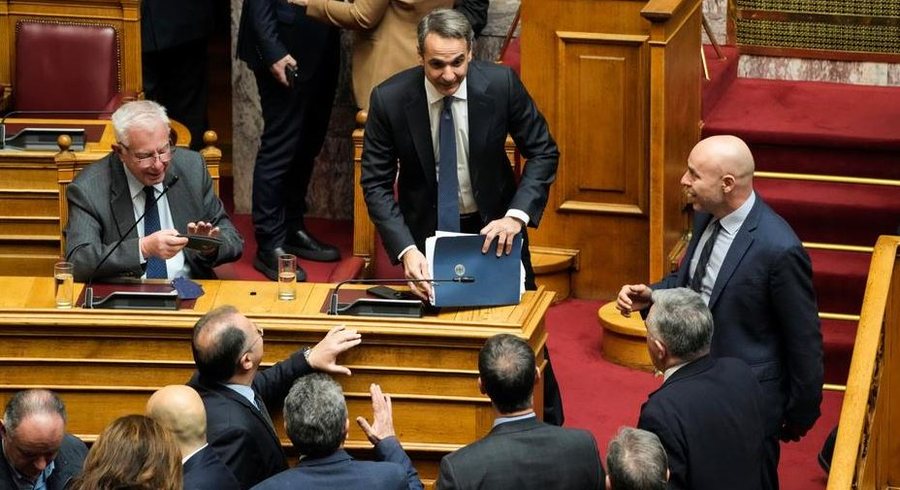 Votohet Ligji i Ri i Emigracionit n&euml; Greqi&nbsp;-  Rinovim automatik