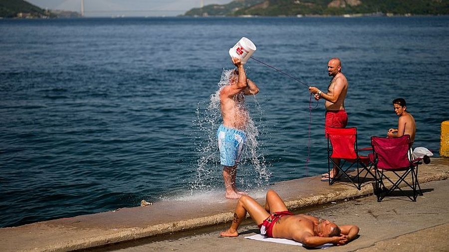 Nxehtësia ekstreme “ndryshon” hartën turistike - Mbi 80% e