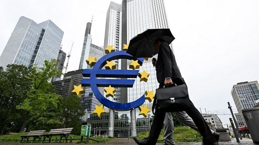 Eurozone business activity shrinks in May - Services sector suffers decline,