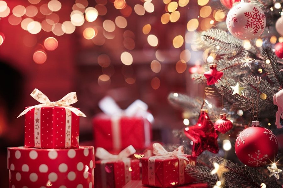 Gift-giving season is approaching - Which European country spends the most on