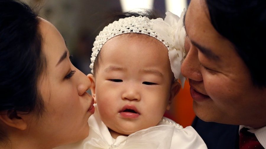 China offers $1,500 for every child - Government package aims to boost birth