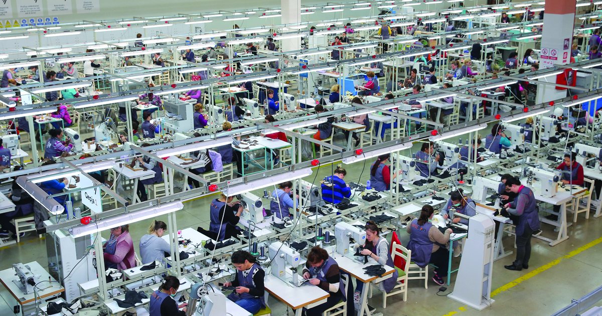 A do shkurtohen vende punë në fasoneri nga IA    Prençe  1 pajisje mbulon 5 punonjës  Transformohet industria