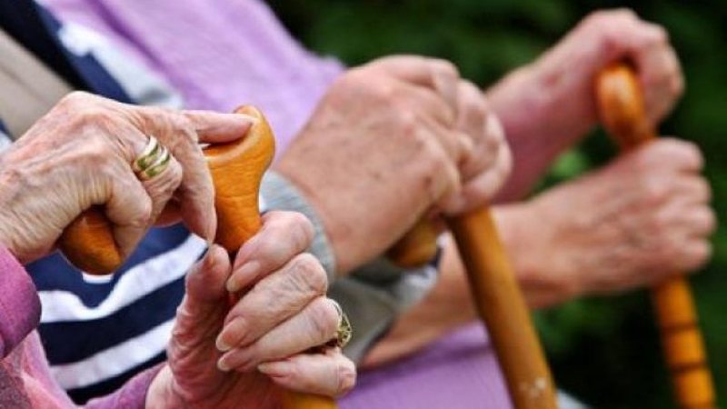 Nis shp&euml;rndarja e bonusit t&euml; ver&euml;s p&euml;r pensionist&euml;t; Sa