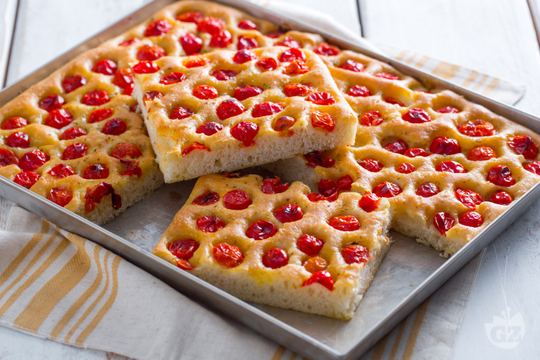 Focaccia-with-Cherry-Tomatoes-and-Oregano_780x520_wm.webp
