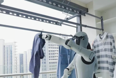 China introduces robot that washes clothes, cooks and cares for the elderly