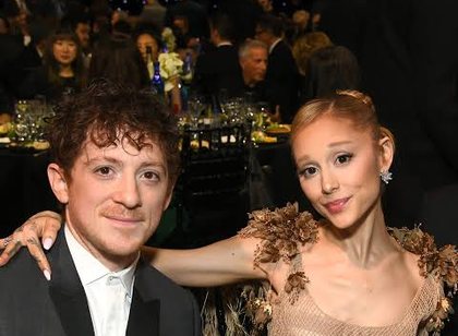Ariana Grande &euml;sht&euml; s&euml;rish single