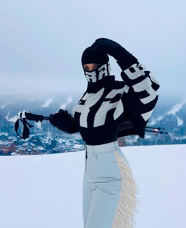 Fashion girls left their heels and put on their ski boots. Here's how to