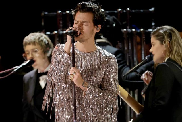 Video/ Taylor Swift, fanse e Harry Styles dhe nuk përmbahet në Grammy