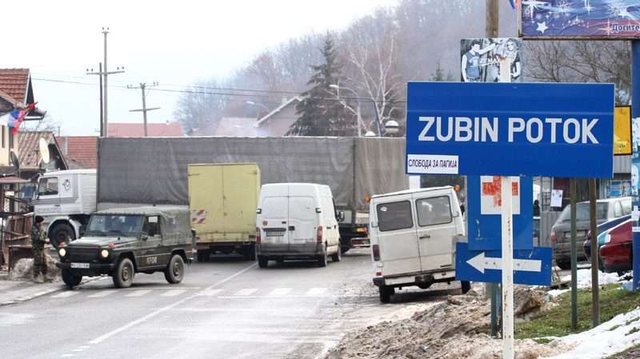 Tensions in the north of Kosovo/ Serbian citizens prevent the new mayor of Zubin