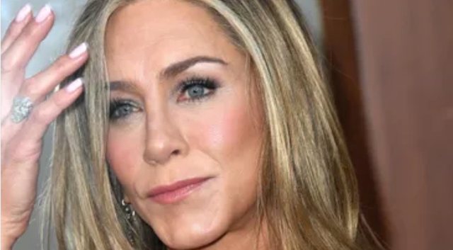 Jennifer Aniston shfaqet me thinja, komentet e ndjekësve mund t`i