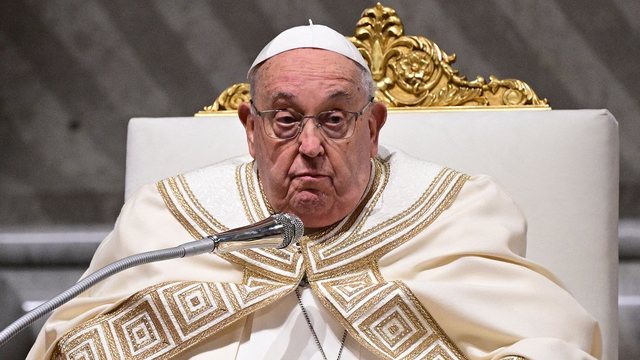 Pope Francis' health condition worsens