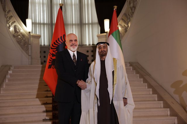 The President of the United Arab Emirates arrives in Tirana, welcomed by Edi