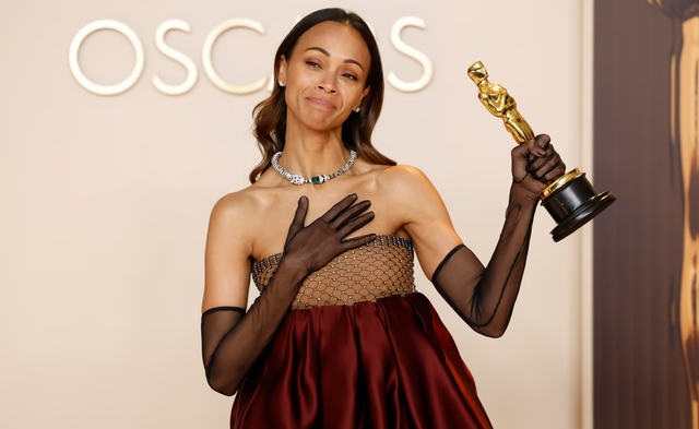 Zoe Saldaña apologizes to Mexicans after her Oscar win