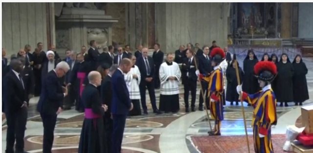Liderët botërorë në funeralin e Papa Françeskut