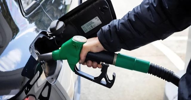 Oil prices drop, here's how much gasoline will be sold for
