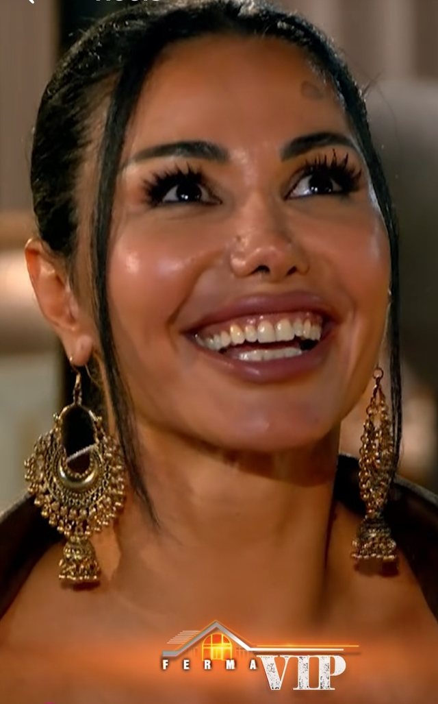 Flori Mumajesi fills the sky with stars at Ferma Vip, Soni Malajt!