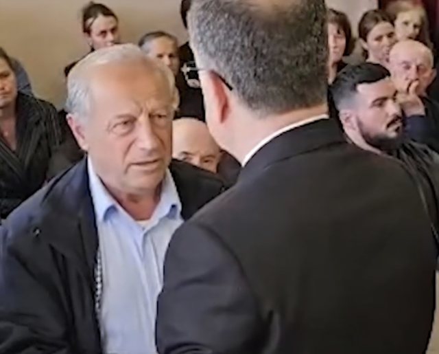 Xhaxhai i policit t&euml; vrar&euml; i drejtohet Presidentit gjat&euml;