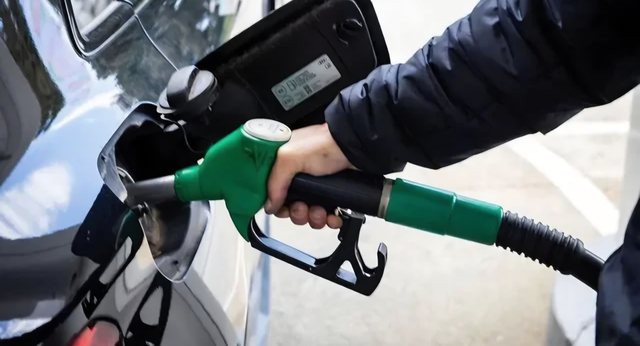 The Transparency Board changes fuel prices again, oil decreases, gasoline